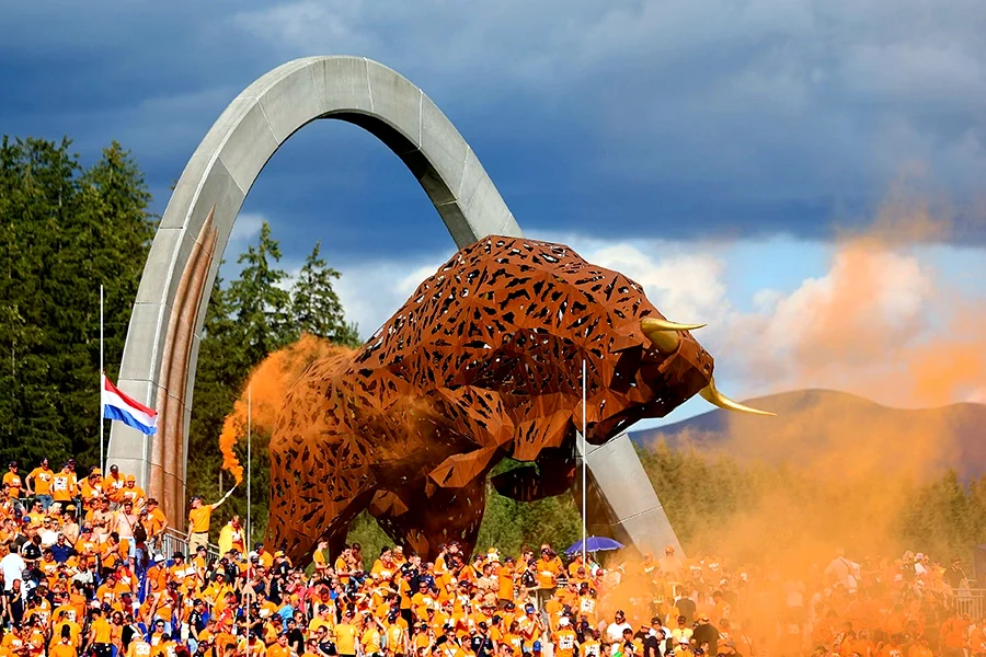 Za F1 Orange Army kampira uz Red Bull Ring – mnogi na Schitterhofu.
